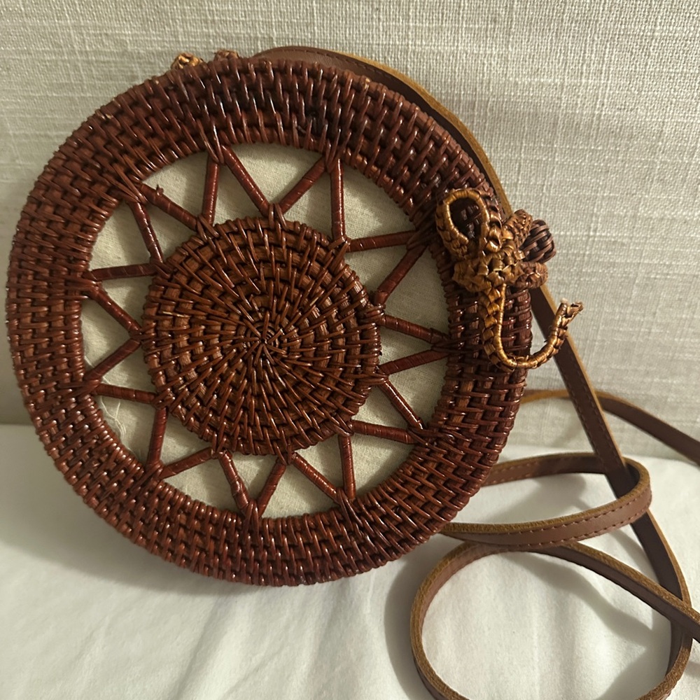 Round Woven Rattan Crossbody Bag in Brown